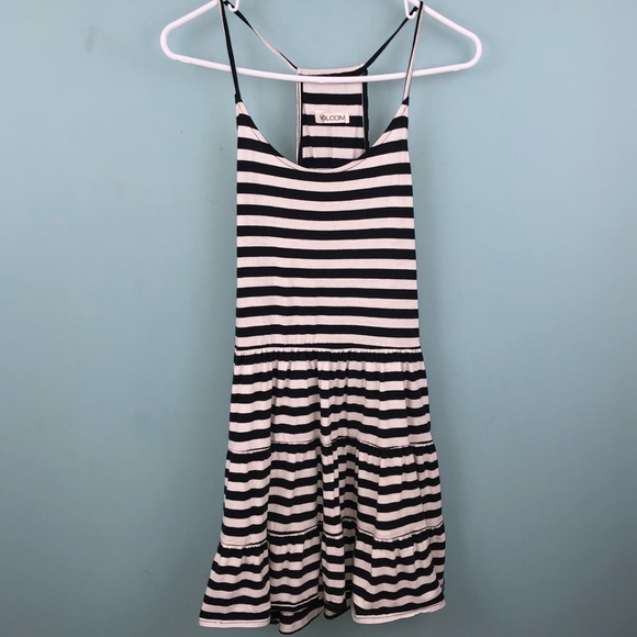 Volcom Dresses & Skirts - Adorable NWOT super soft striped dress